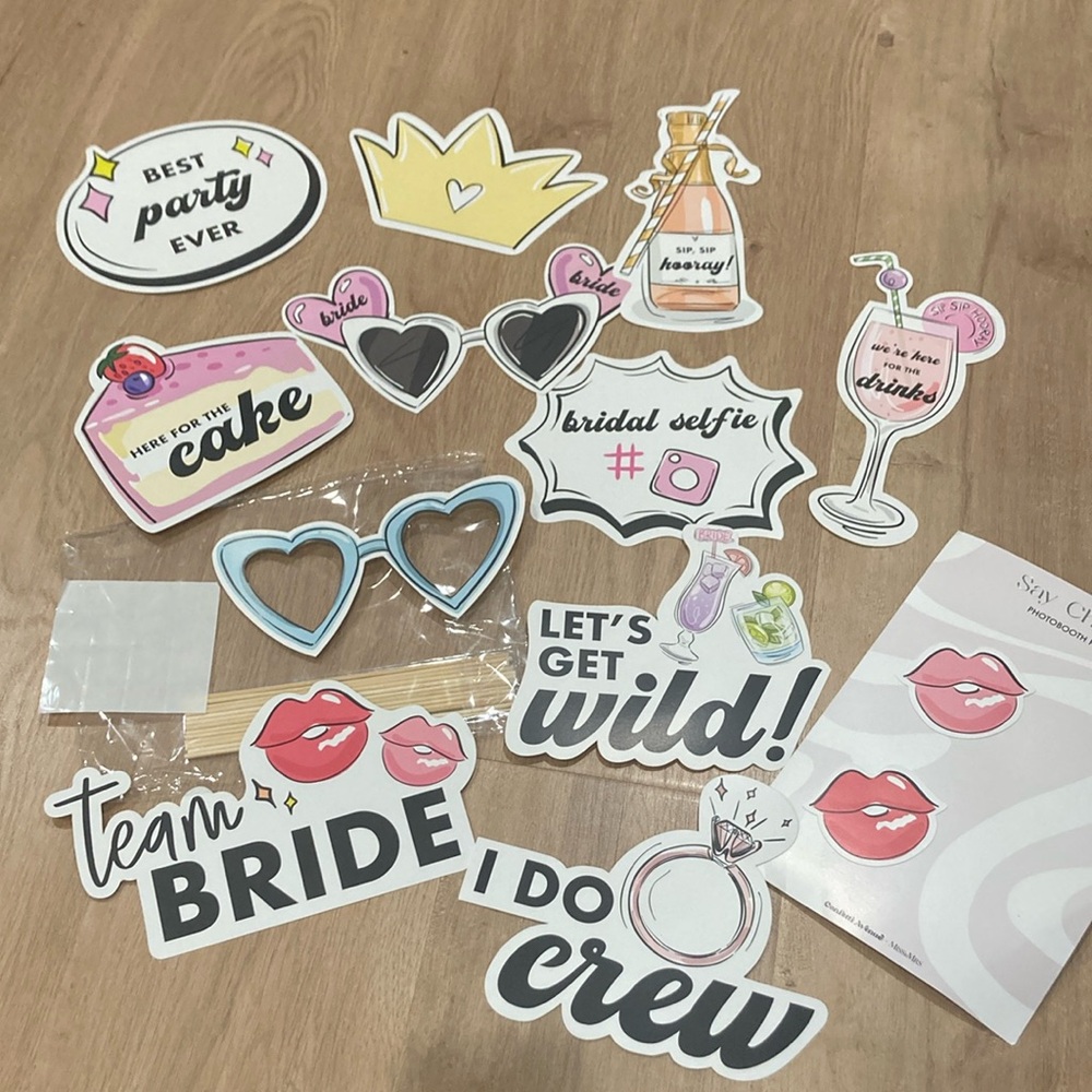 Bridal PhotoBooth Props & Straws